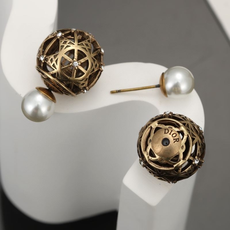 chr1st1an D10r earrings